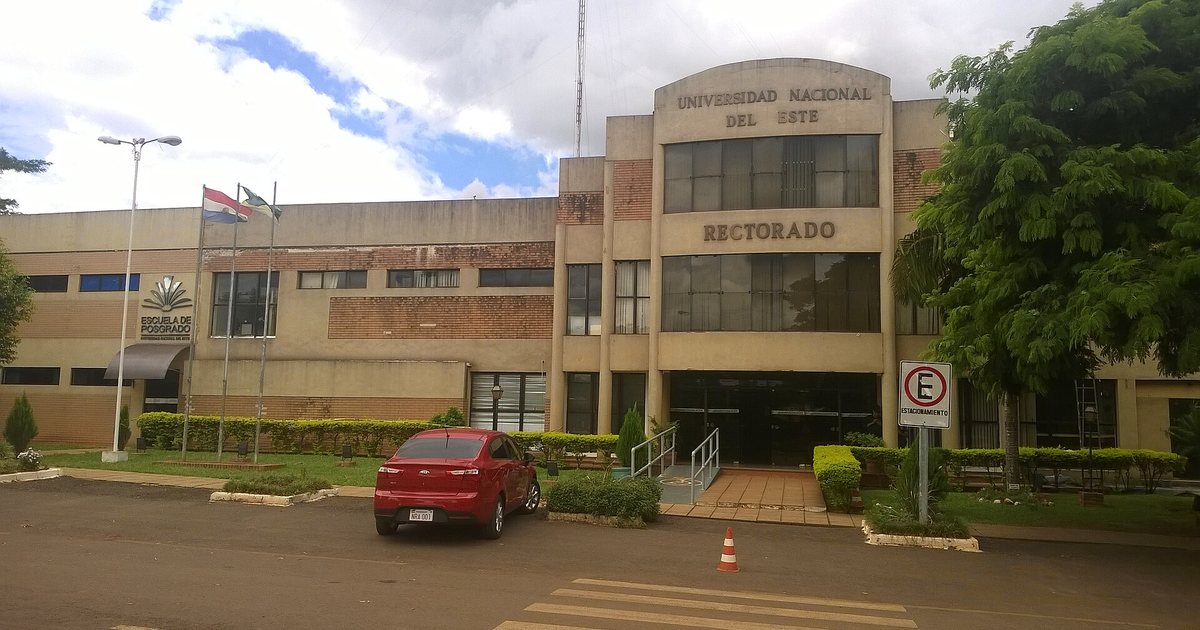 Edificio del Rectorado de la Universidad Nacional del Este, en Ciudad del Este