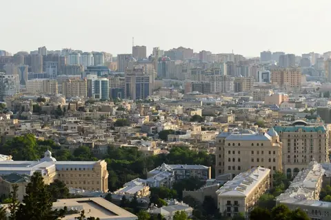 Vista de Bakú, la capital de Azerbaiyán, sede del Mundial y Festival Sub 15 de la FIFA