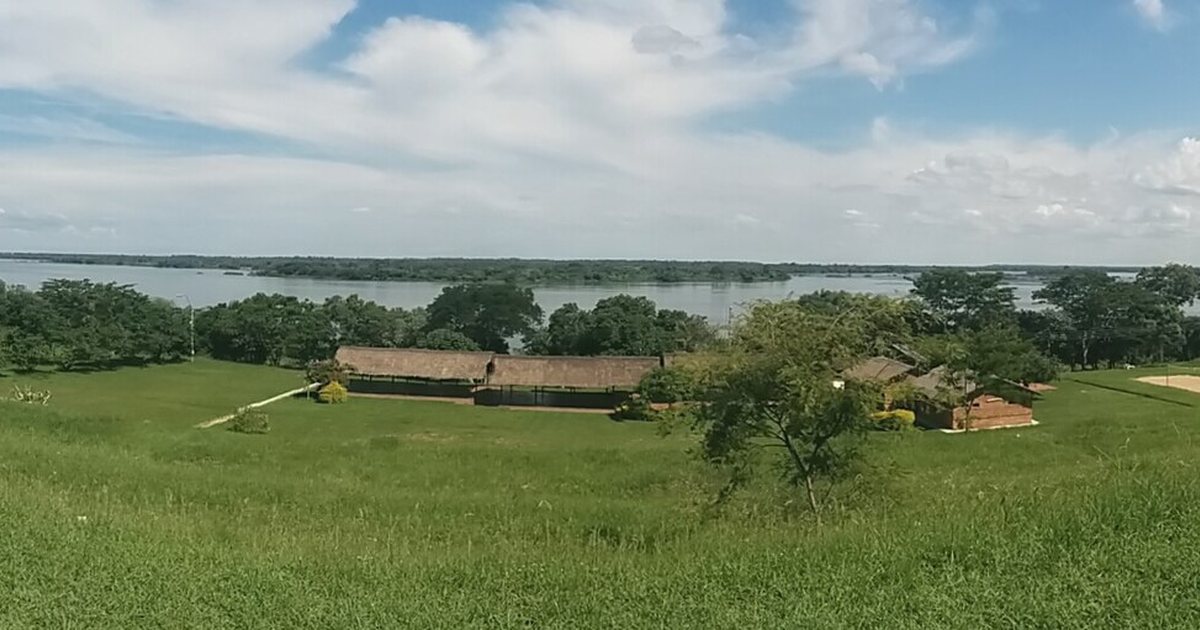 La costa del río Paraná en Ayolas, Misiones