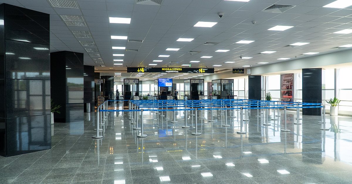 Puestos de control de Migraciones en el aeropuerto Silvio Pettirossi, en Luque