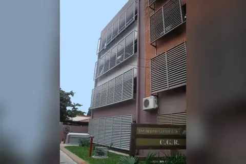Fachada del edificio de la Contraloría General de la República, en Asunción