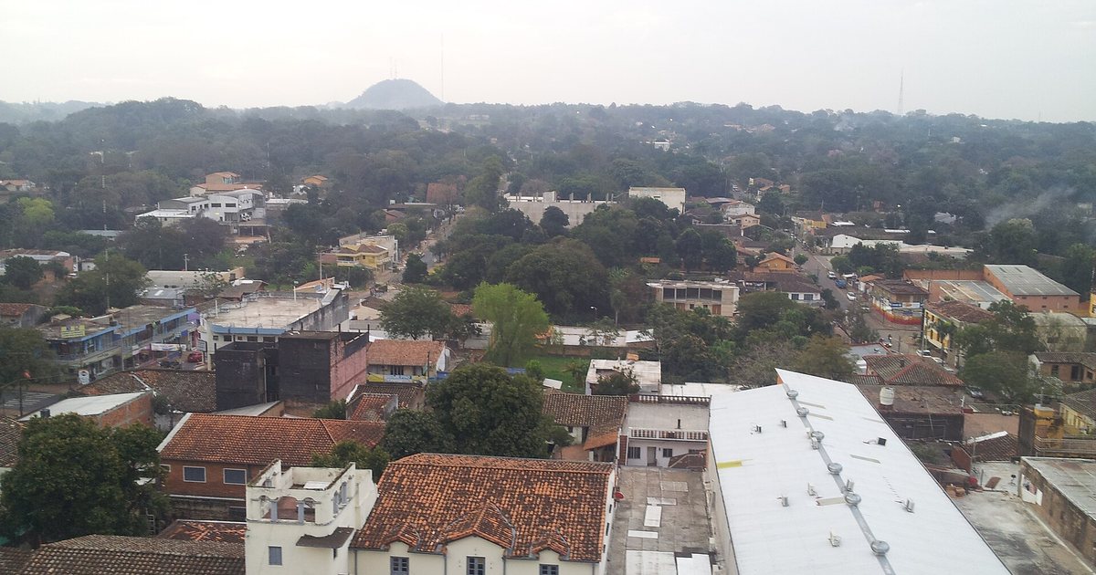 Vista de la ciudad de Caacupé, capital del departamento de Cordillera, desde el mirador de la basílica