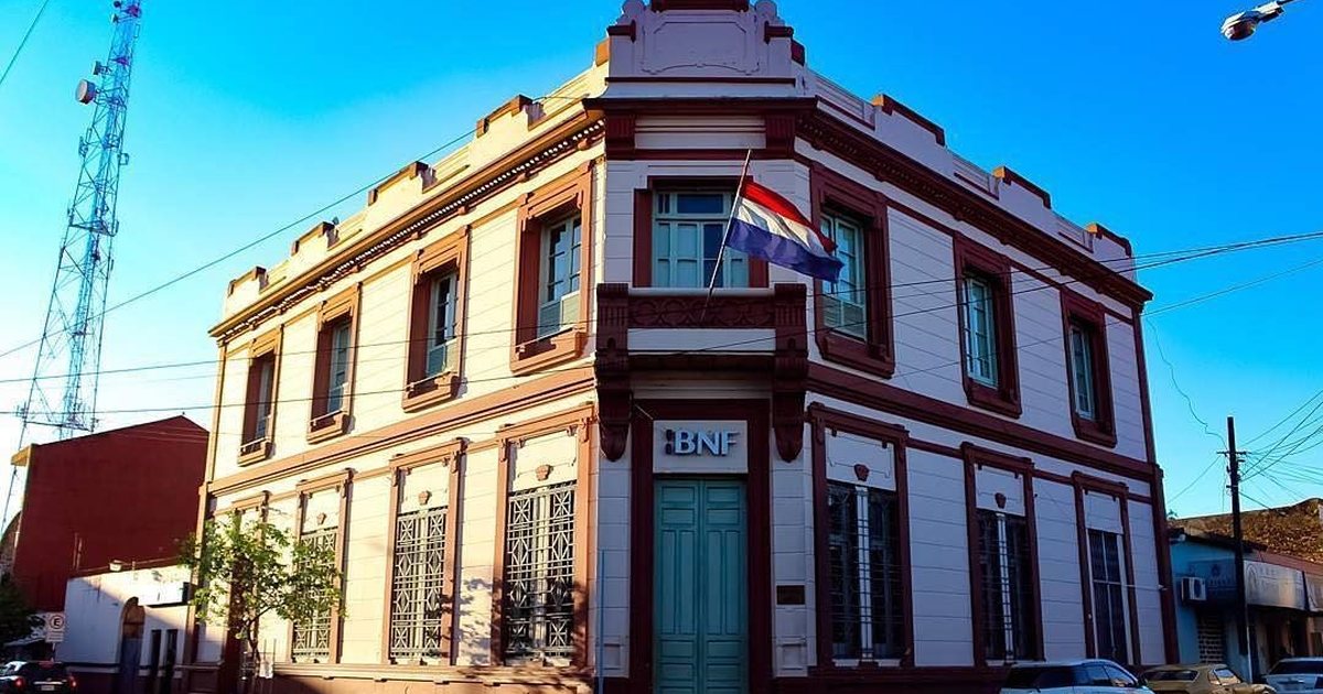 Sede del Banco Nacional de Fomento en Villarrica, uno de los bancos que acreditan las jubilaciones del IPS