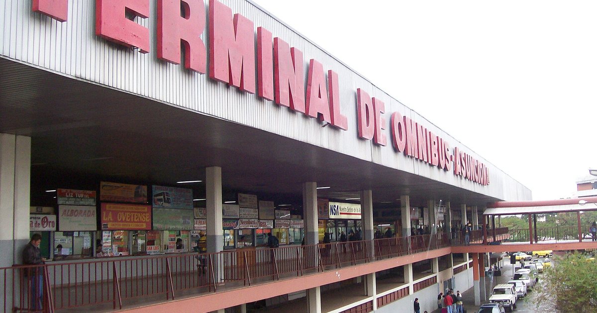 La Terminal de Ómnibus de Asunción, en el barrio Terminal, en un día nublado