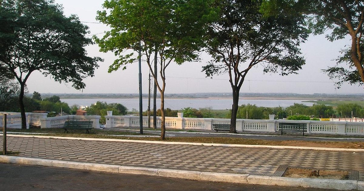 El río Paraguay visto desde la barranca de la Plaza de la Independencia, en Asunción