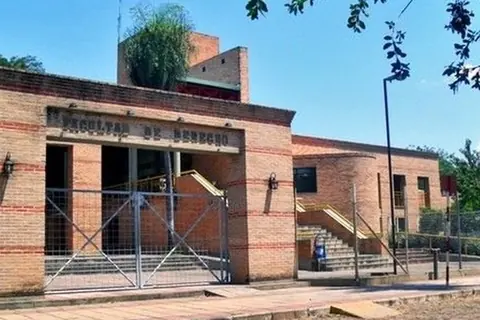 Foto: Maximiliano Seiferheld / Wikimedia Commons · CC BY-SA 4.0 Facultad de Derecho y Ciencias Sociales de la Universidad Nacional de Asunción, donde Rolón es profesor