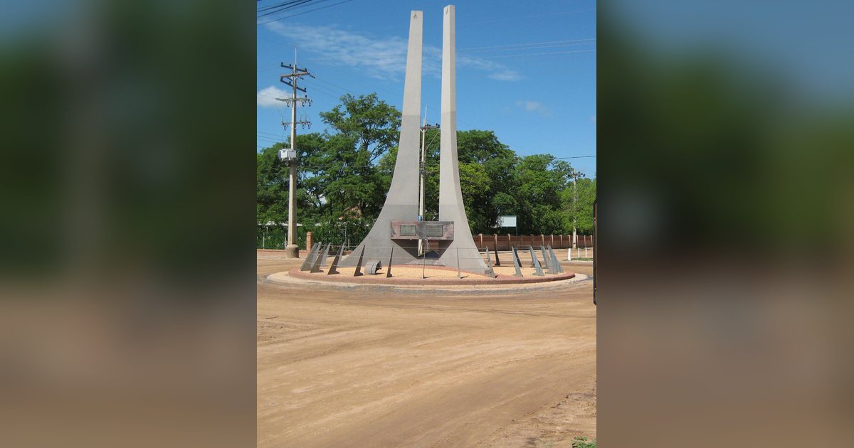Monumento por los 50 años de la colonia Fernheim en Filadelfia, Boquerón