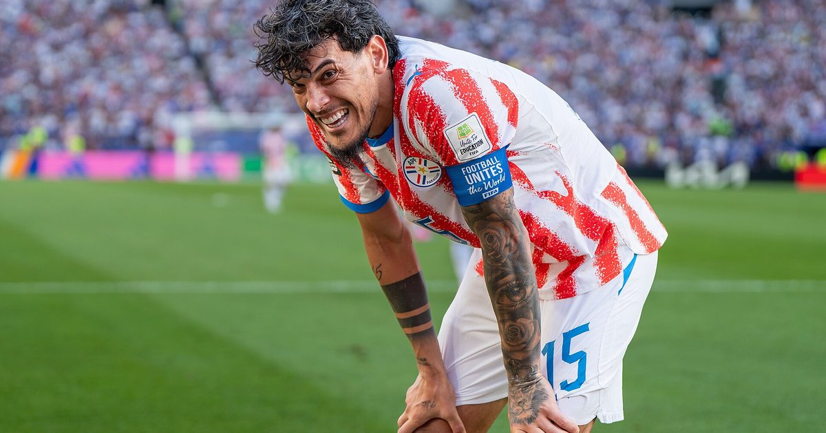 Gustavo Gómez, capitán de Palmeiras y de la Albirroja, con la camiseta de la selección paraguaya en 2026