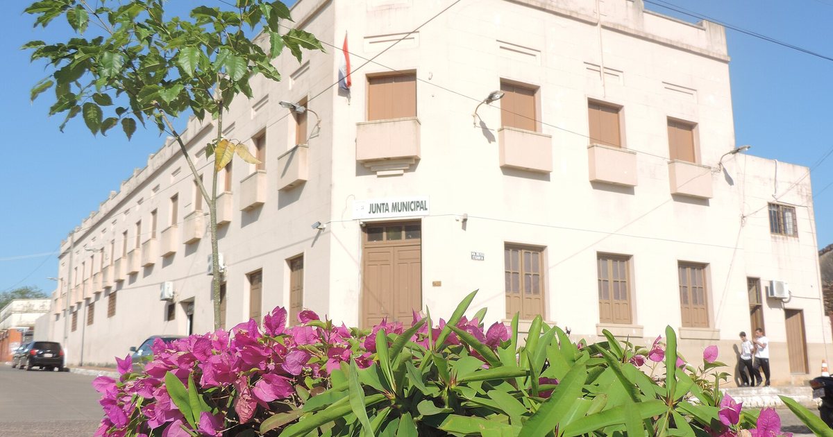 Edificio de la Municipalidad de Carapeguá, que donó a la Corte un terreno para una sede judicial