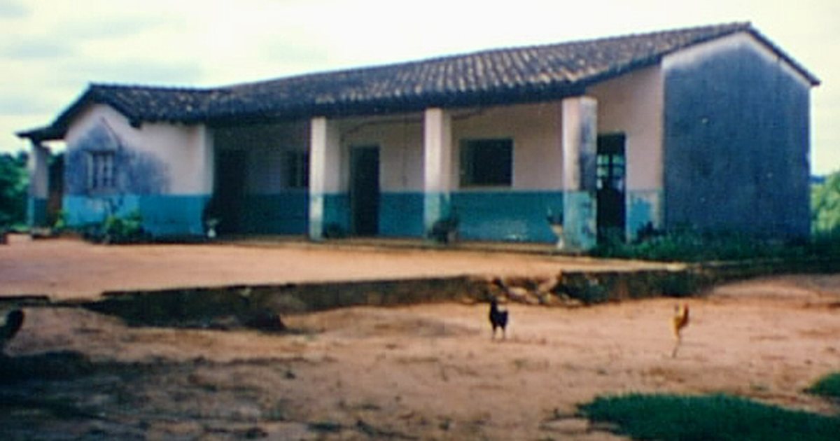 Edificio de la Escuela Graduada 2223 de Ytu Guazu, una escuela pública de Caacupé, en Cordillera