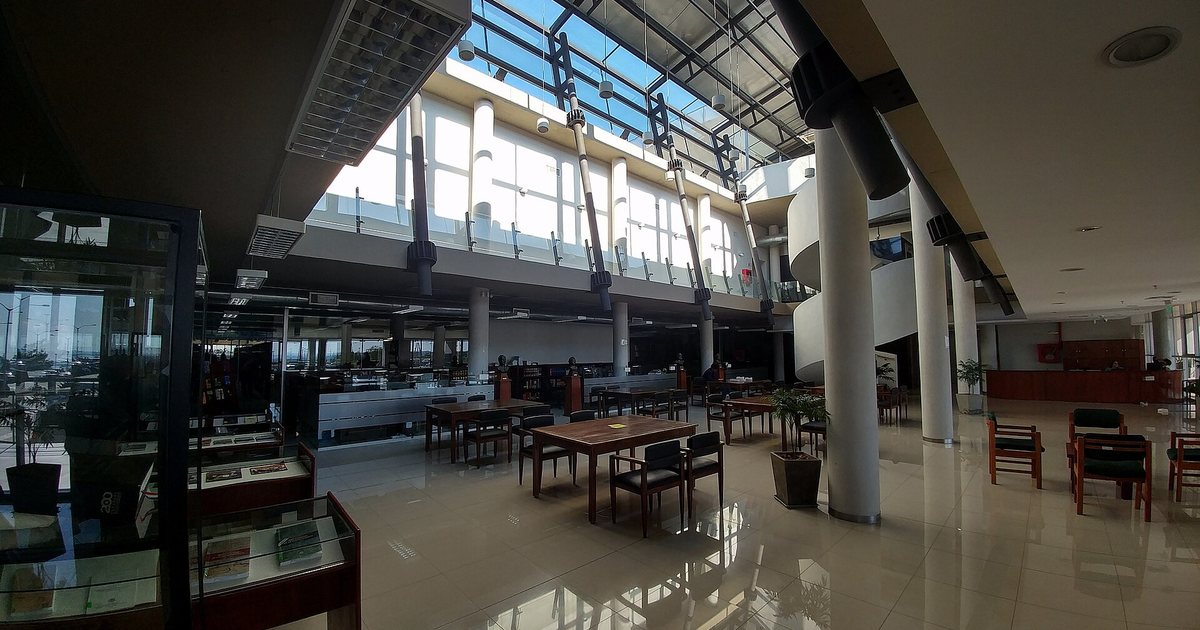 Sala de lectura de la Biblioteca del Congreso Nacional, en Asunción