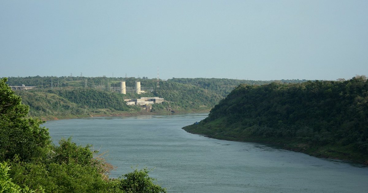 El río Paraná cerca de Ciudad del Este, Alto Paraná