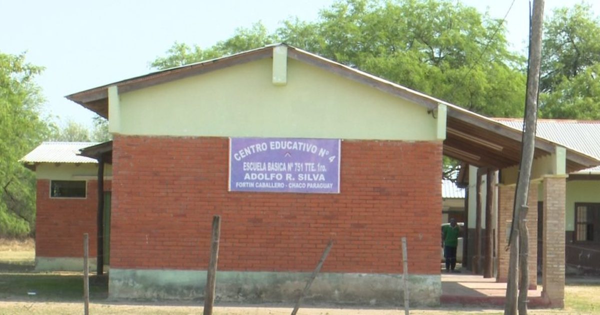 Escuela Básica N° 751 de Fortín Caballero, en el Chaco paraguayo; los docentes de escuelas públicas aportan a la Caja Fiscal