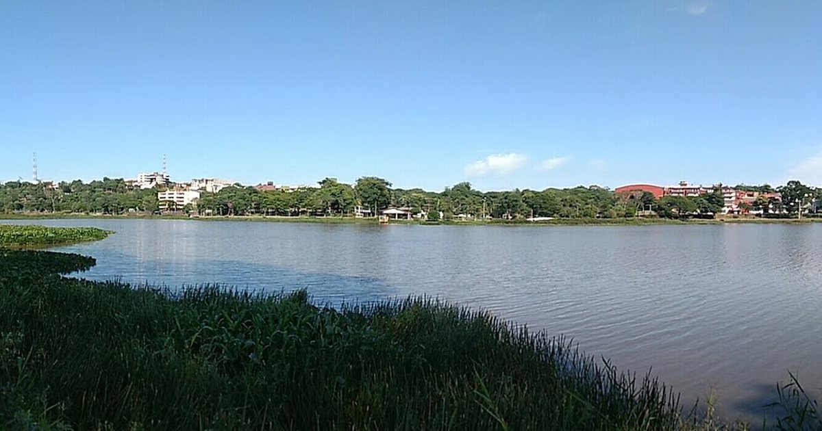 El Lago de la República y su parque, en Ciudad del Este, Alto Paraná