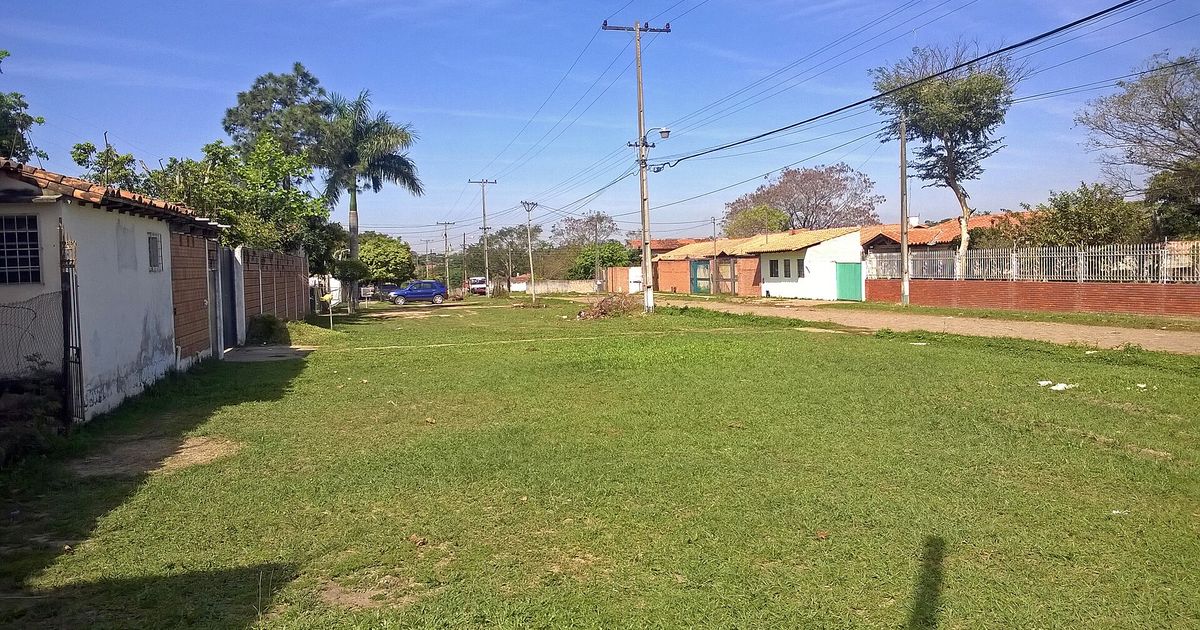 Calle de un barrio residencial de Mariano Roque Alonso, en el departamento Central