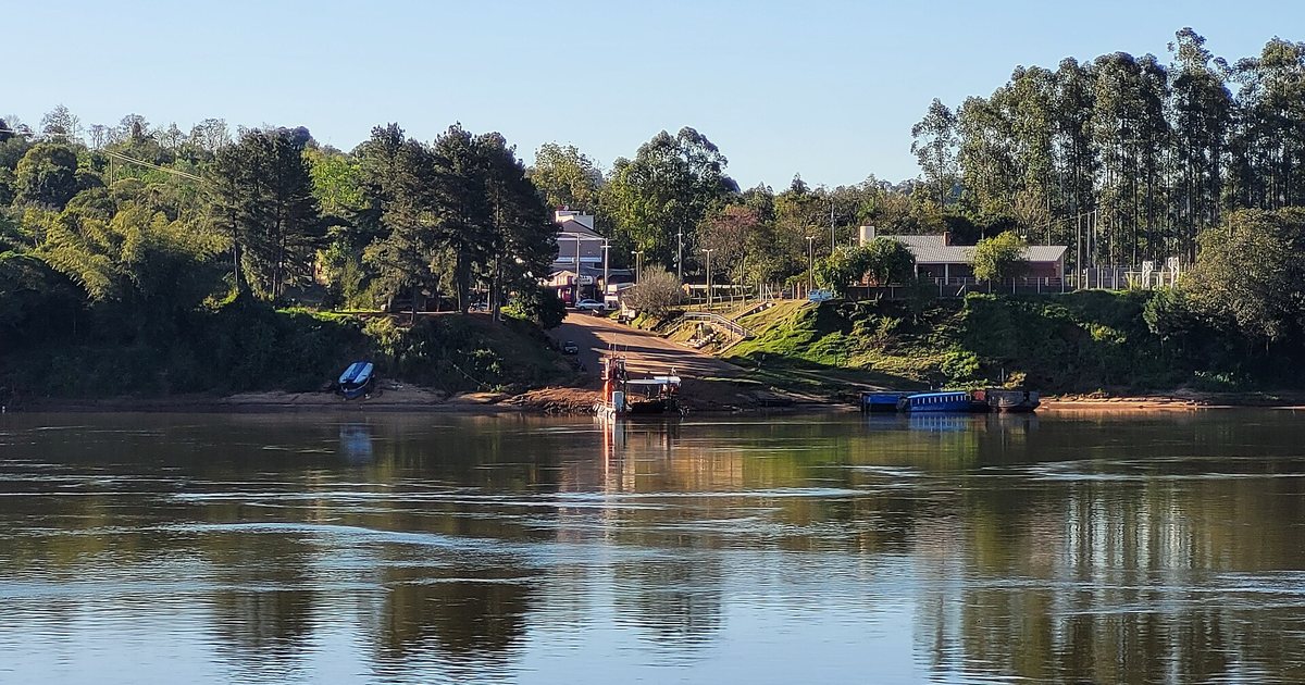 Zona de embarque de balsas de Puerto Triunfo, en Itapúa, sobre el río Paraná