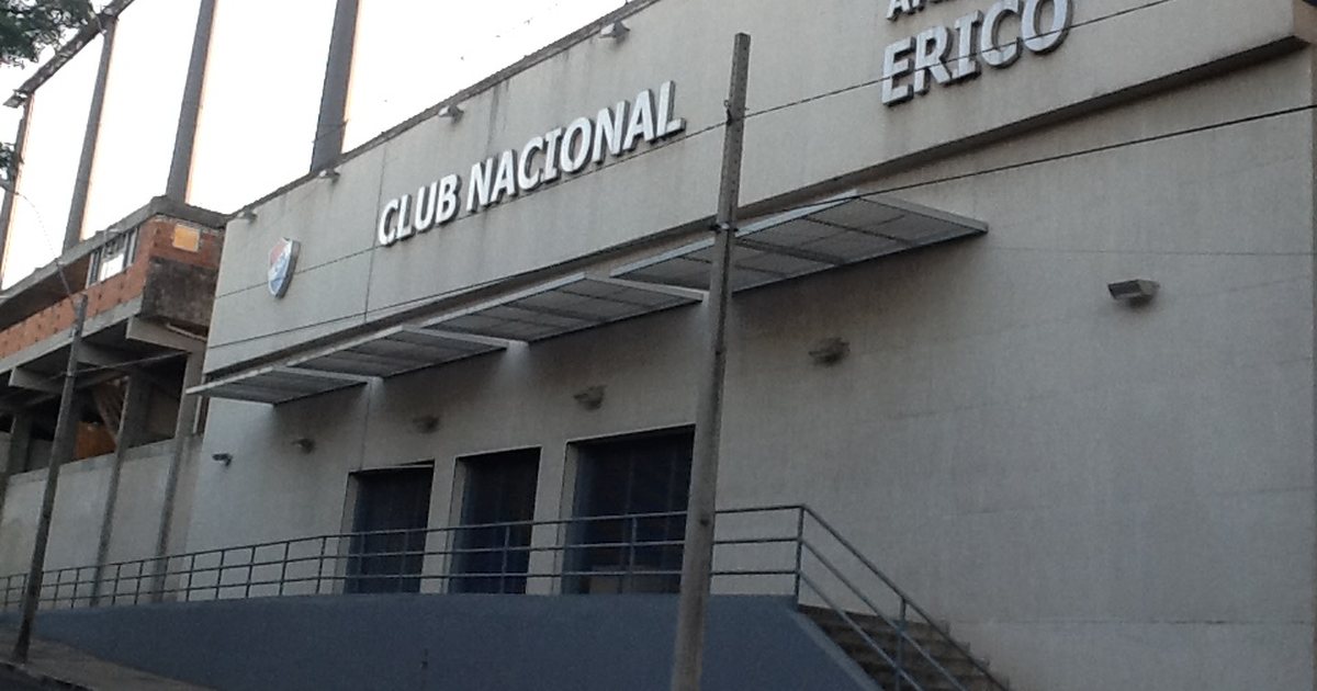 Entrada del estadio Arsenio Erico, del Club Nacional, en Barrio Obrero, Asunción