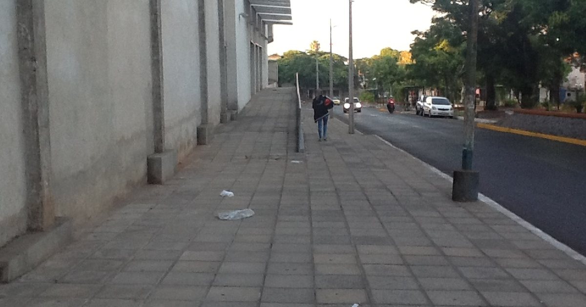 Muro exterior del estadio Arsenio Erico, del Club Nacional, en Barrio Obrero, Asunción