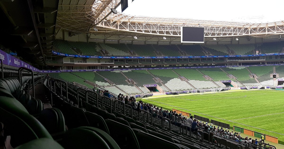 Tribunas y cancha del estadio de Palmeiras en São Paulo, escenario del clásico ante Corinthians