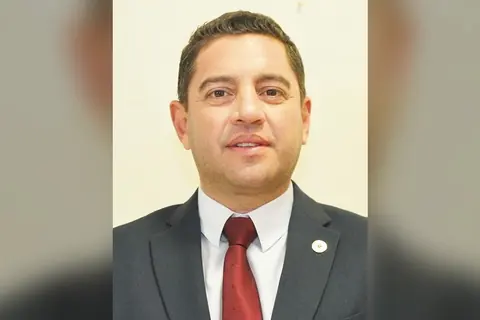 Foto: Sistema de Información Legislativa / Wikimedia Commons · CC BY 4.0 Retrato oficial de Pedro Alliana de su etapa como diputado nacional