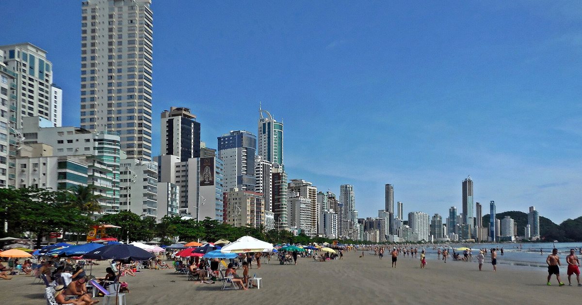 Playa Central de Balneário Camboriú, con los edificios frente al mar