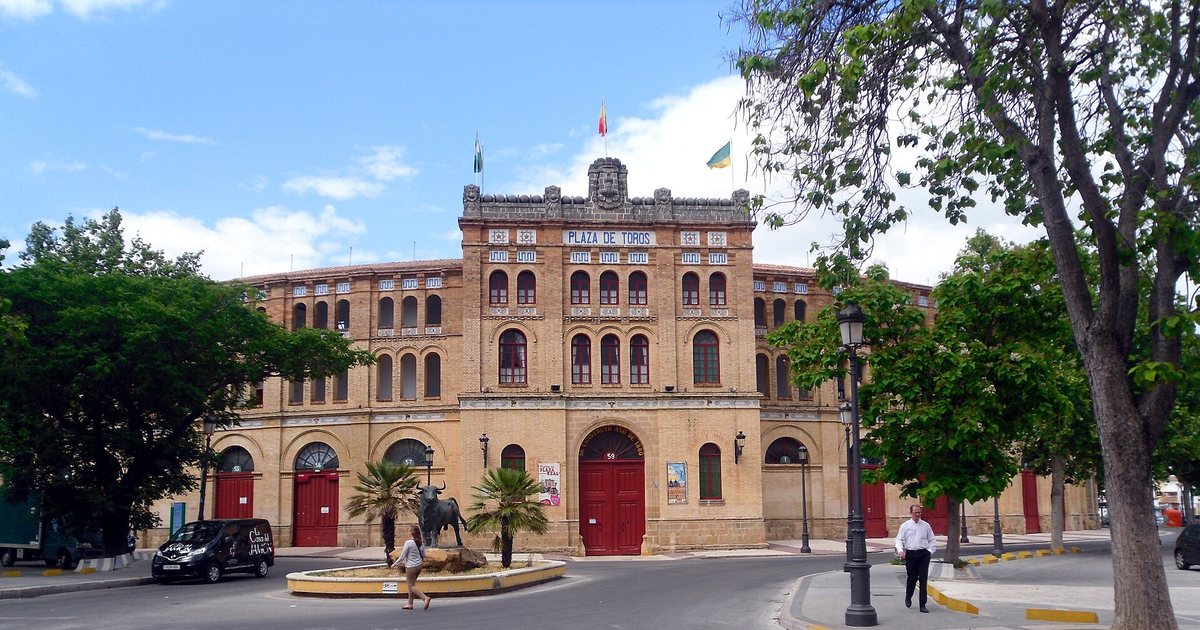 Fachada de la Real Plaza de Toros de El Puerto de Santa María, en Andalucía, sede del Mundialito de fútbol playa