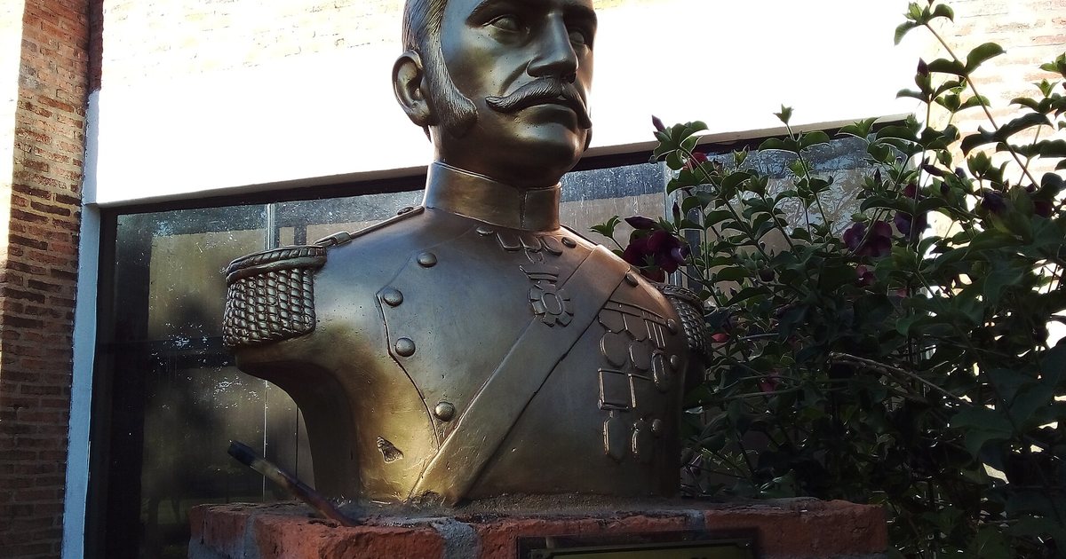 Busto del coronel José Félix Bogado, en la ciudad de Itapúa que lleva su nombre