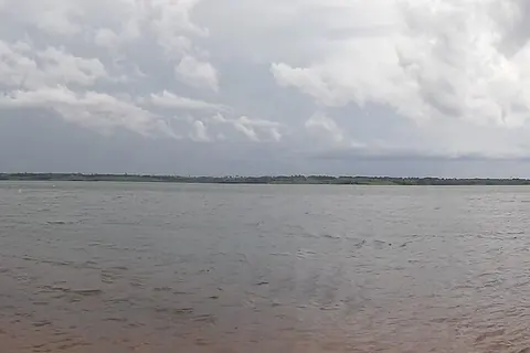 Embalse del río Yguazú, límite natural entre Caaguazú y Alto Paraná
