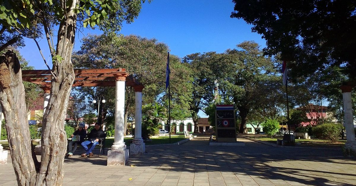 Plaza Bernardino Caballero, en el centro de San Estanislao (Santaní)
