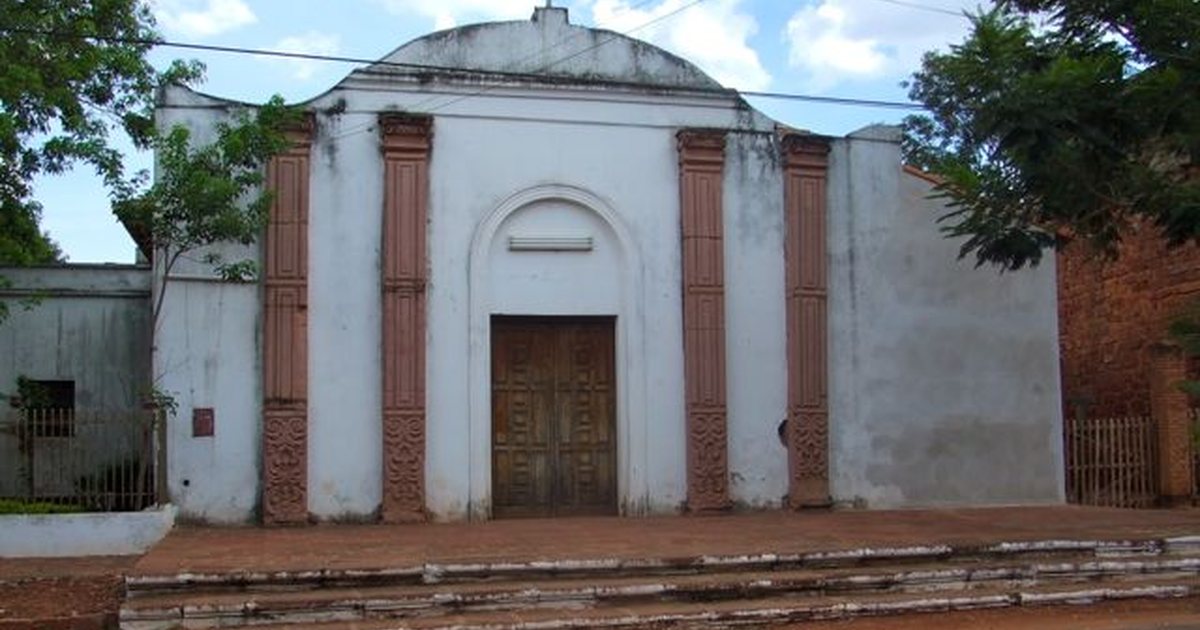 Fachada de la capilla Nuestra Señora de Loreto, en Santa Rosa, Misiones