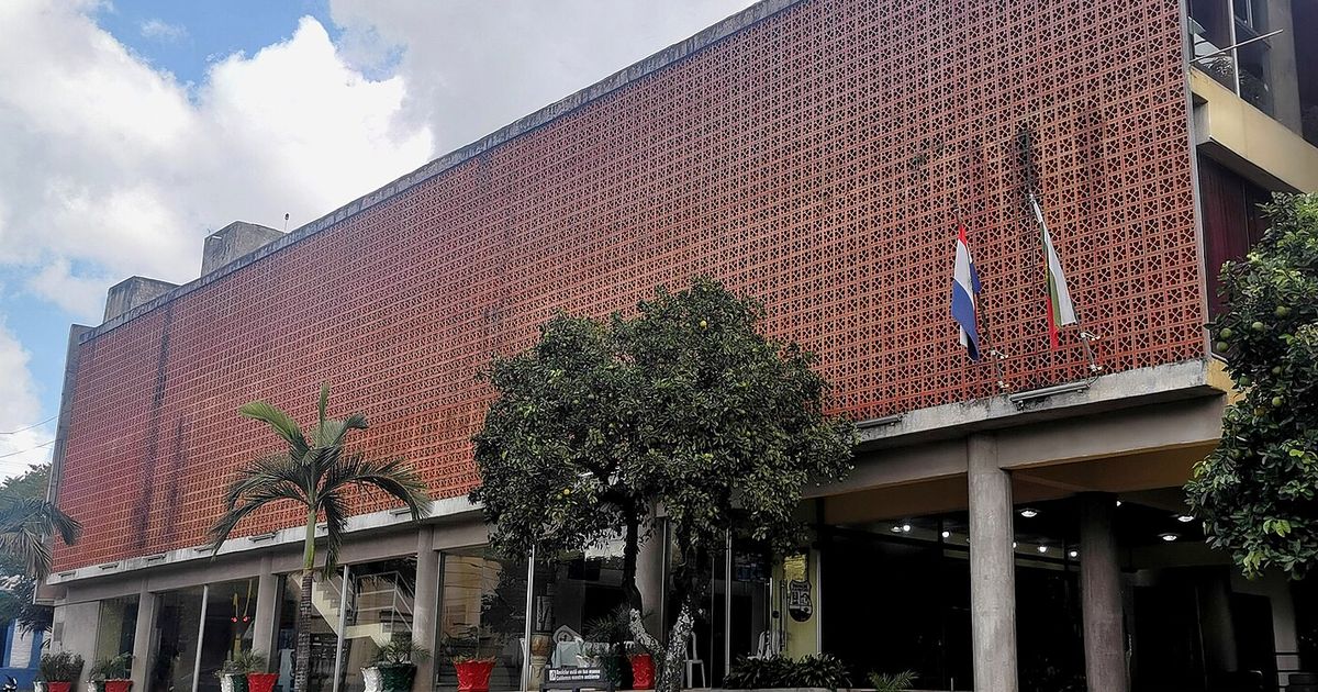 Edificio de la Municipalidad de San Ignacio Guazú, en el departamento de Misiones