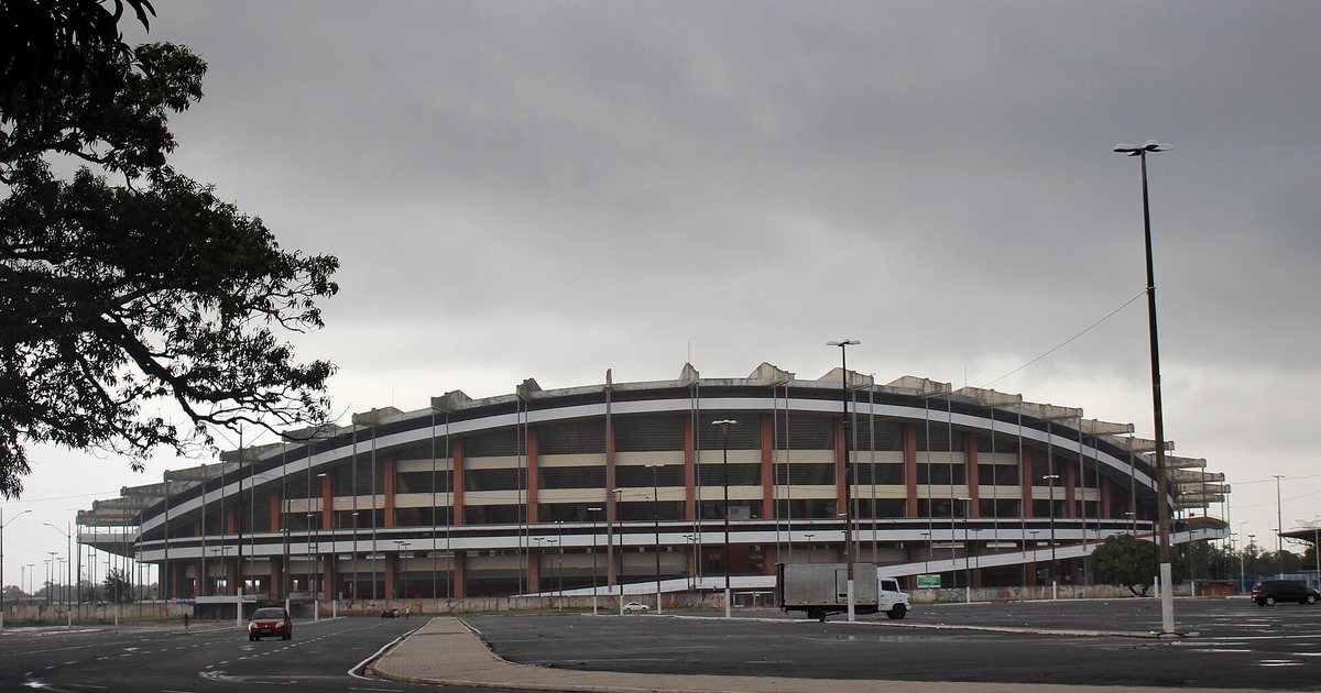 El exterior del estadio Mangueirão, en Belém, visto desde su estacionamiento