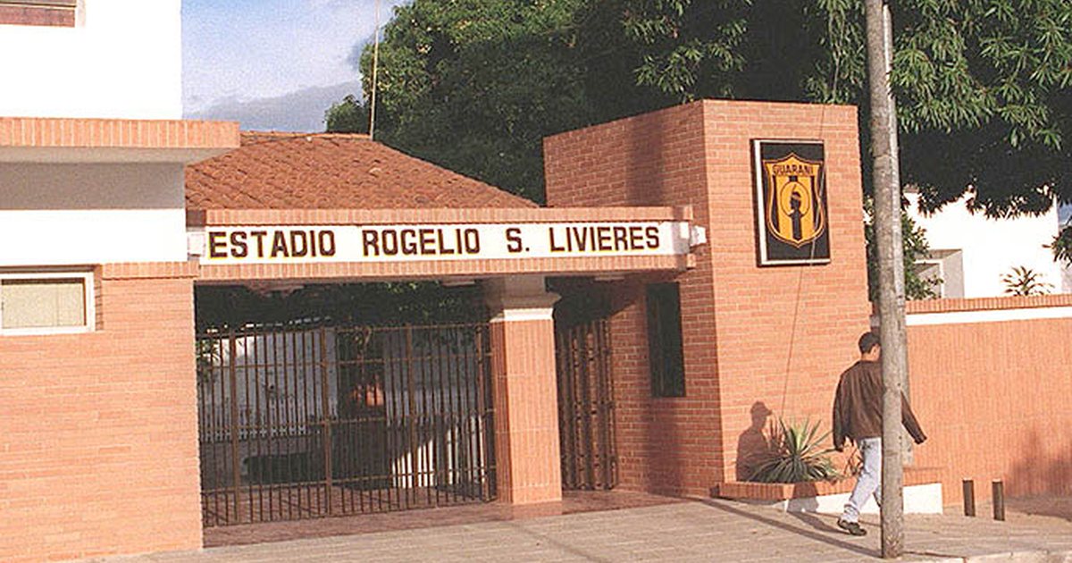 La entrada del estadio Rogelio Livieres, la casa del Club Guaraní en Asunción