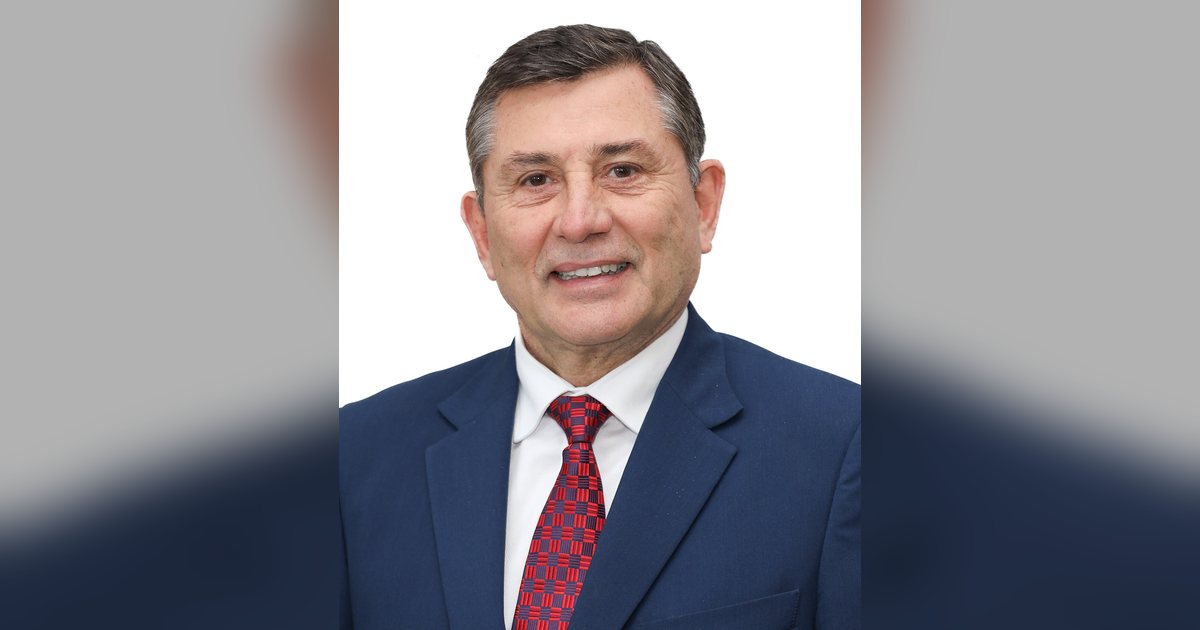 El senador Luis Pettengill en su retrato oficial de 2023