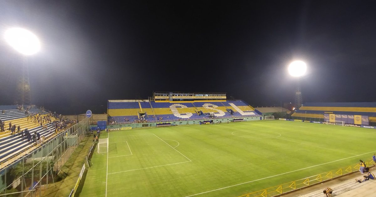 Estadio Feliciano Cáceres, de Sportivo Luqueño, en Luque, uno de los clubes que pelean por evitar el descenso