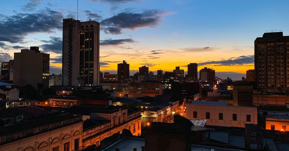 Edificios del centro de Asunción al atardecer