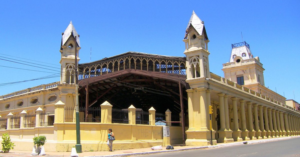 Edificio de la Estación Central del Ferrocarril, en el centro de Asunción