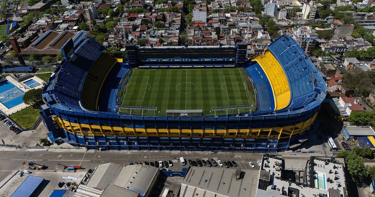 Vista aérea del estadio La Bombonera, en el barrio de La Boca, Buenos Aires